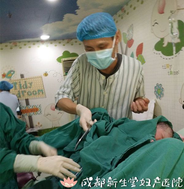 成都专业的妇产医院,新生堂妇产医院,成都顺产医院,瘢痕子宫,母乳喂养