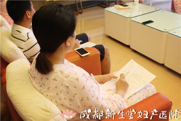 成都妇产医院,成都高水平的产科医院,成都专业的妇产医院,新生堂妇产医院，成都顺产医院，儿保专家傅桂英